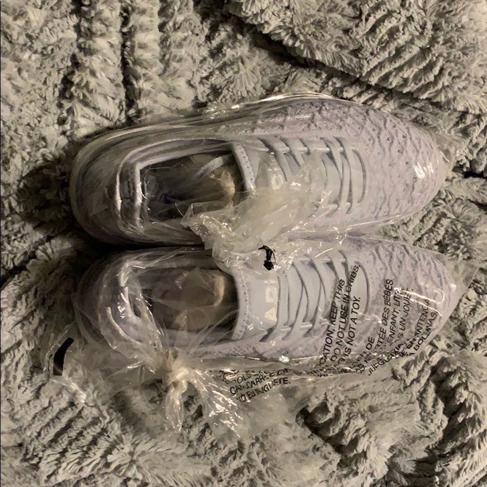APL SHOES